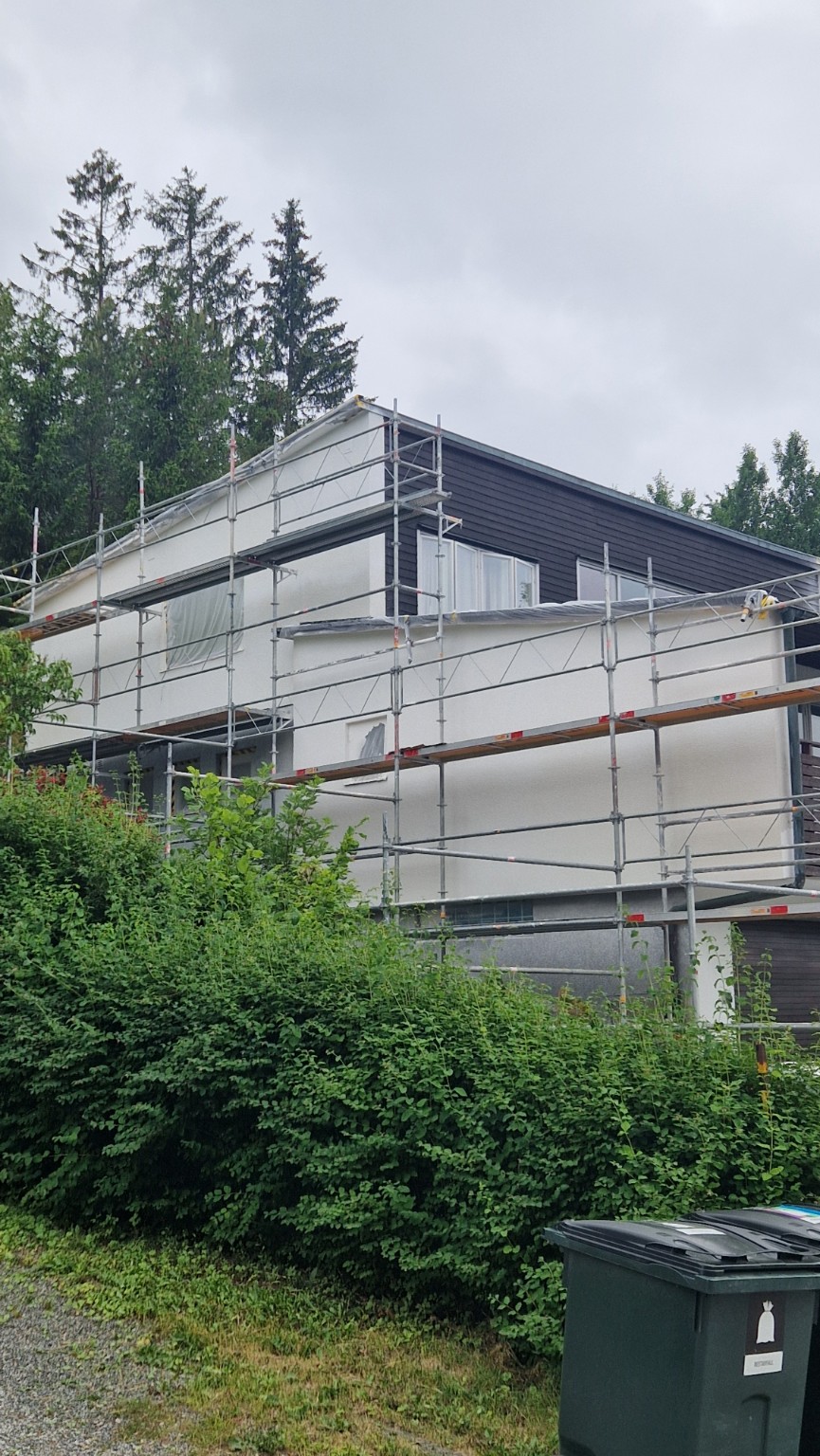 Fasadprojekt med byggställning